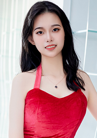 Gorgeous member profiles: young Asian member Yu Tong from Guilin