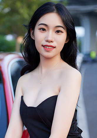 Date the member of your dreams: young Asian member Xin Yi from Guilin